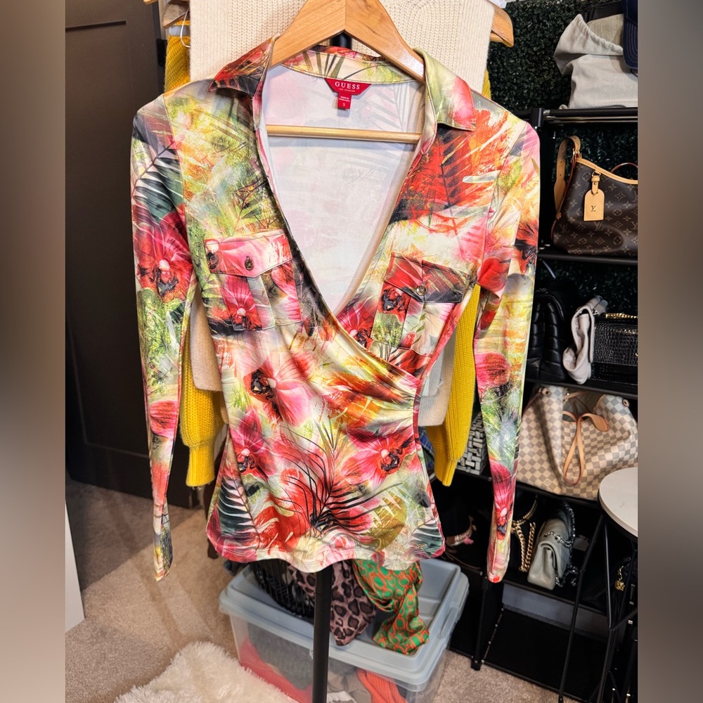 GUESS Tropical Print Mesh Wrap Top
Size: Small